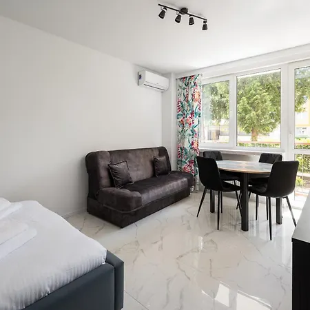 Berek Cosy Studio With A Garden Warsaw